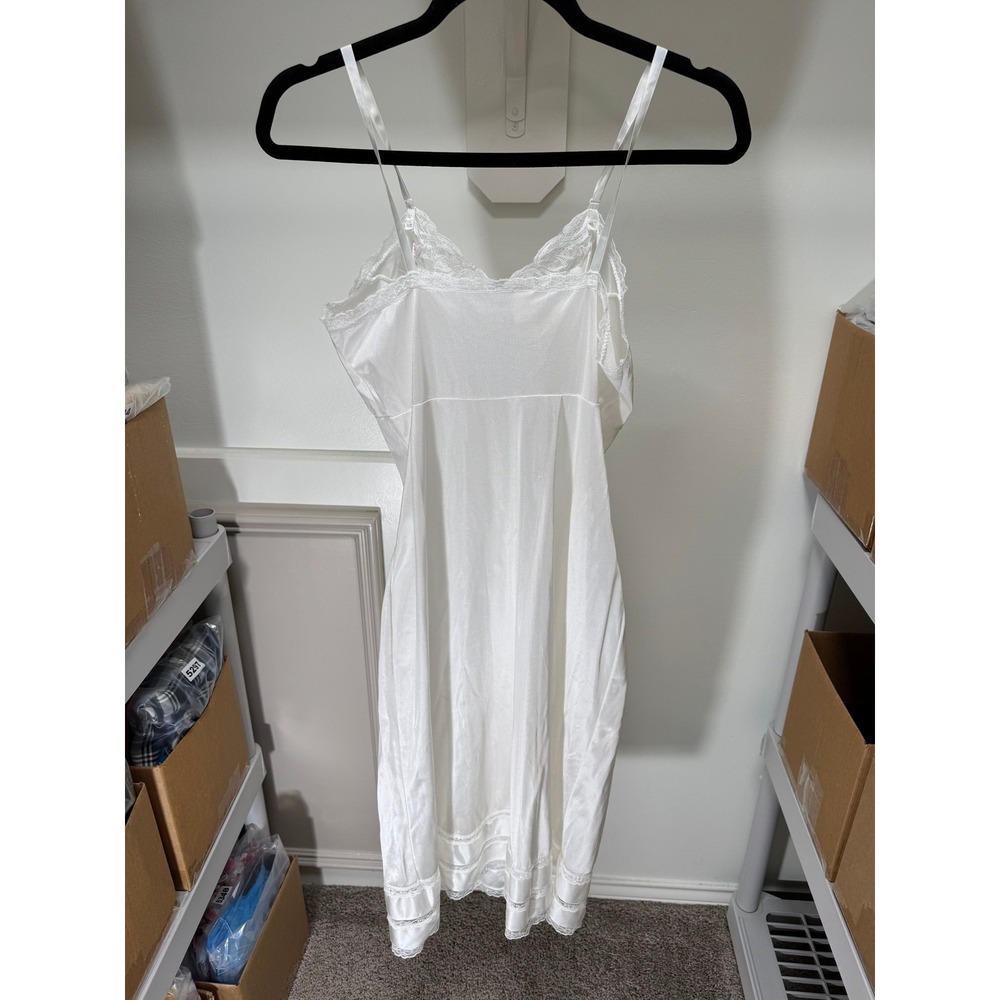 Adonna Full Slip Women 34 White Vintage Lace Trim V-Neck Adjustable‎ Straps 80s - Picture 2 of 8